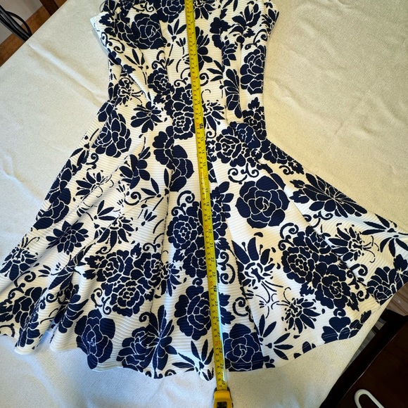 Danny & Nicole, Size - 8, Blue & Cream - Picture 5 of 5